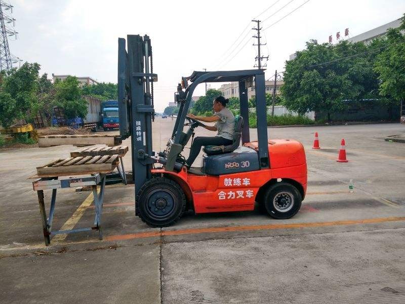 中环学校 焊工培训毕业照